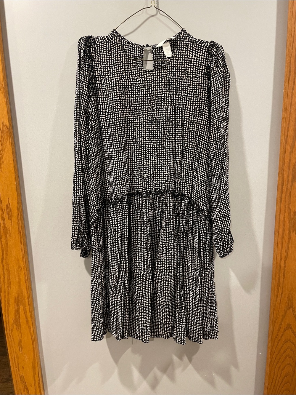 H&M MAMA - Maternity Black and White Long Sleeve Printed Tiered Dress